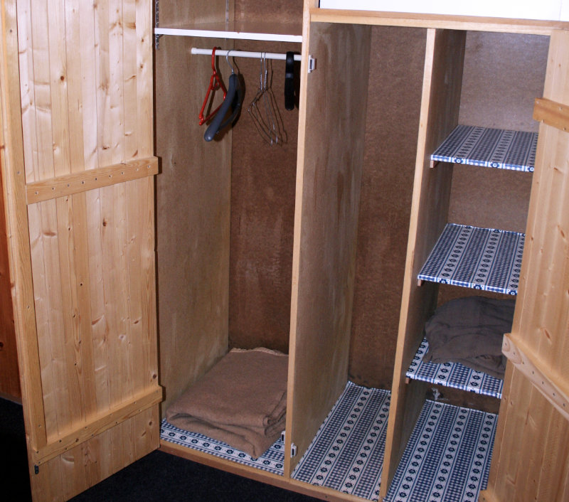 Schrank - hoeckli-arosa.ch